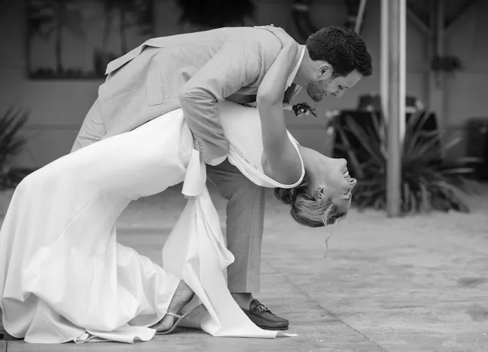 Natural Wedding Dance Picture 7