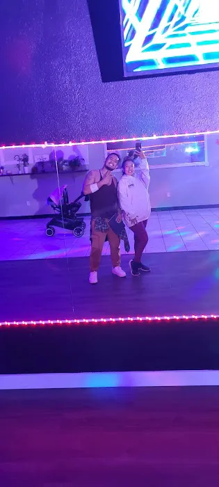 LOUD Dance Fitness Studio Picture 1