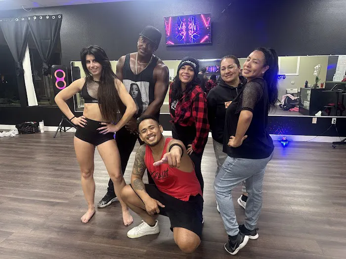 LOUD Dance Fitness Studio Picture 6