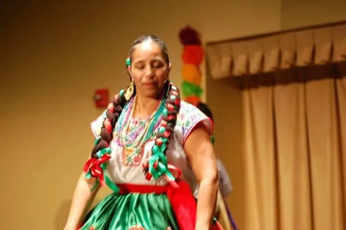 Viviana Enrique Ballet Folklorico en Aztlan Dance Theatre Company and Academy, Inc. Picture 8
