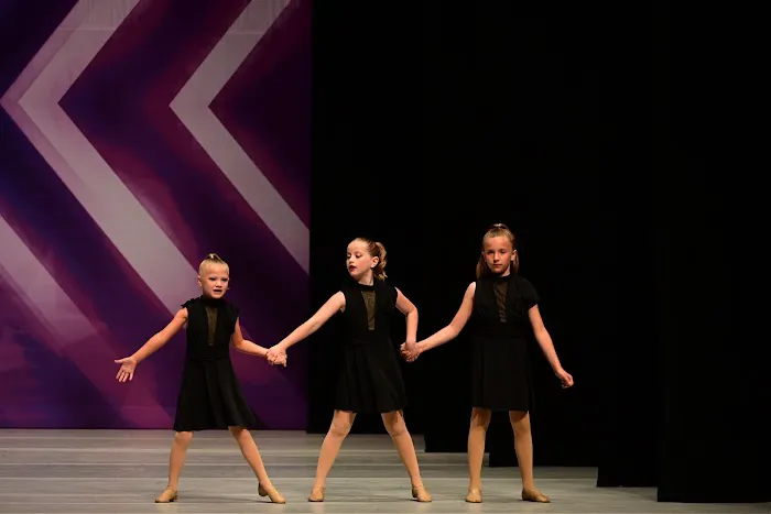 Diamonds Cheer & Dance Company Picture 4