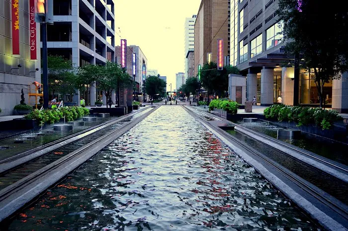 Houston Metropolitan Dance Center Picture 7
