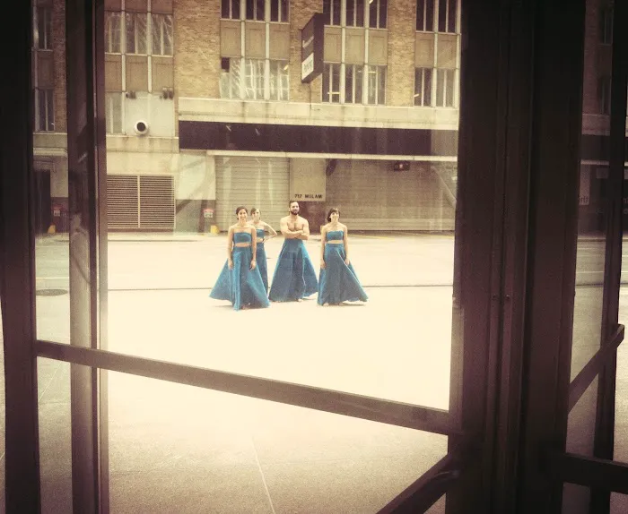 Frame Dance Picture 1