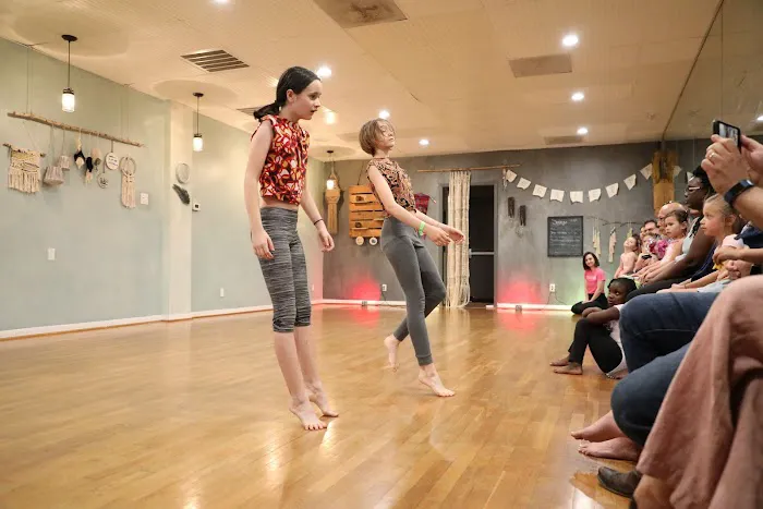 Frame Dance Picture 2