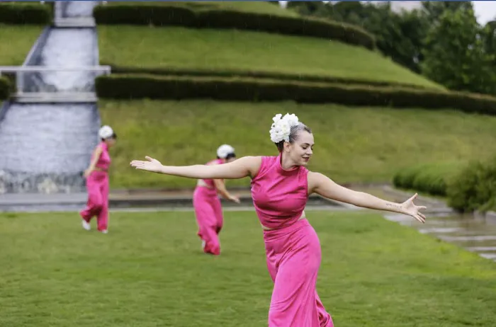 Frame Dance Picture 6