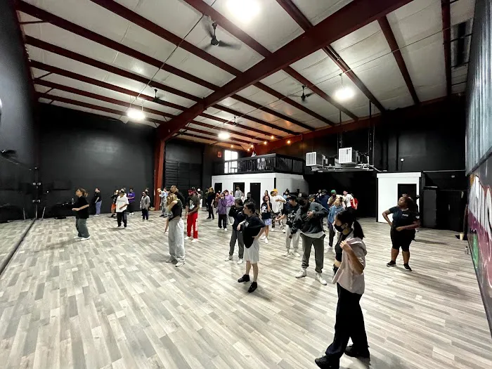 Garage 713 Studio Picture 1