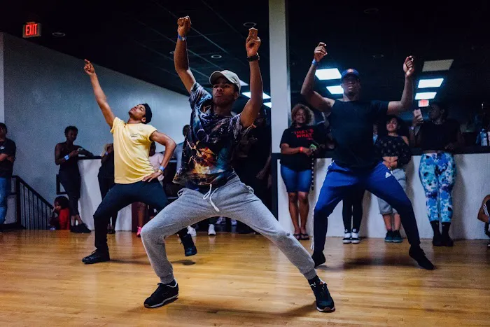 SOREAL DANCE STUDIO Picture 1