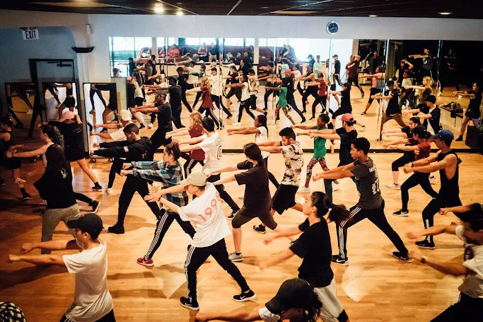 SOREAL DANCE STUDIO Picture 9