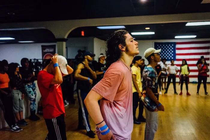 SOREAL DANCE STUDIO Picture 10