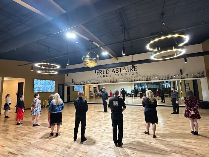 Fred Astaire Dance Studios- Jersey Village Picture 4