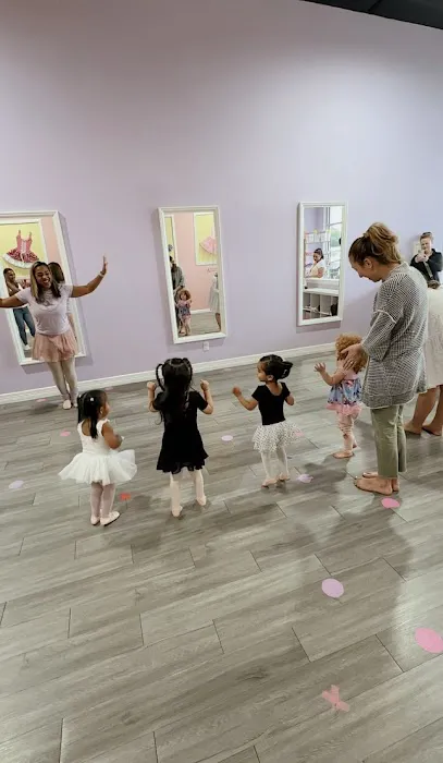Tutu School Cypress Picture 7