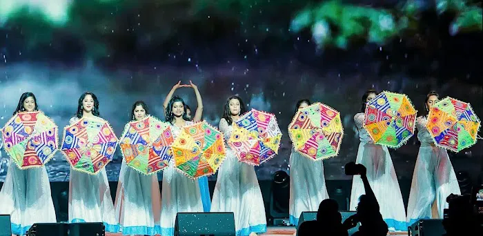 Bollywood Dancing Stars Picture 1