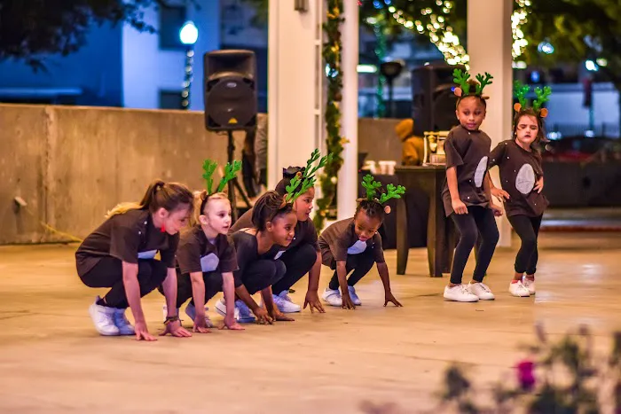 Fit To Dance Studio Picture 4
