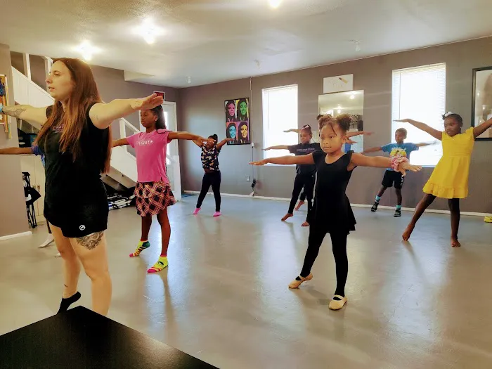 Fit To Dance Studio Picture 9