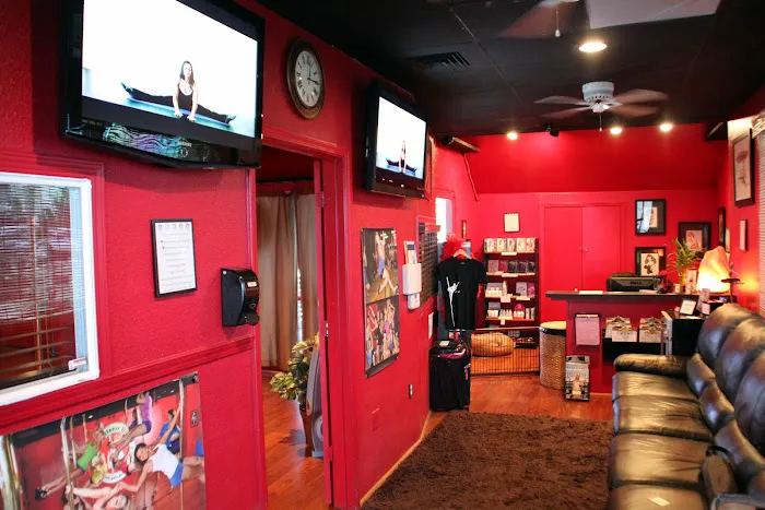 Pole Fitness Studio Picture 4