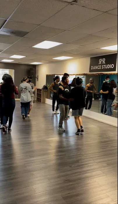 R AND R Dance Studio Picture 3