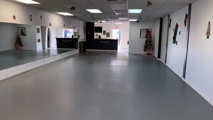 R AND R Dance Studio Picture 4