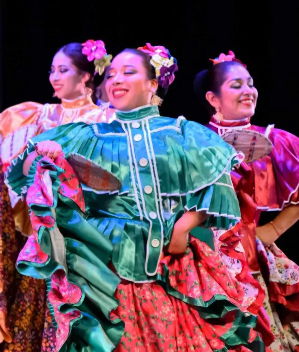 Ballet Folklorico Izel Picture 1