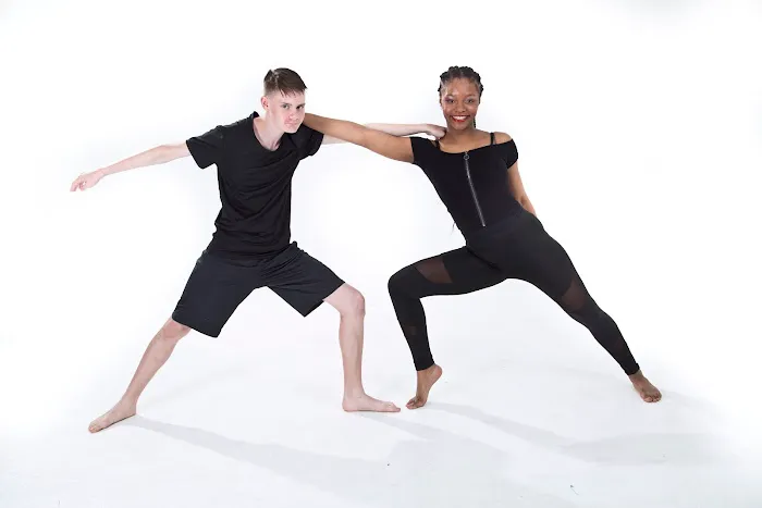 305 Dance studio Picture 7