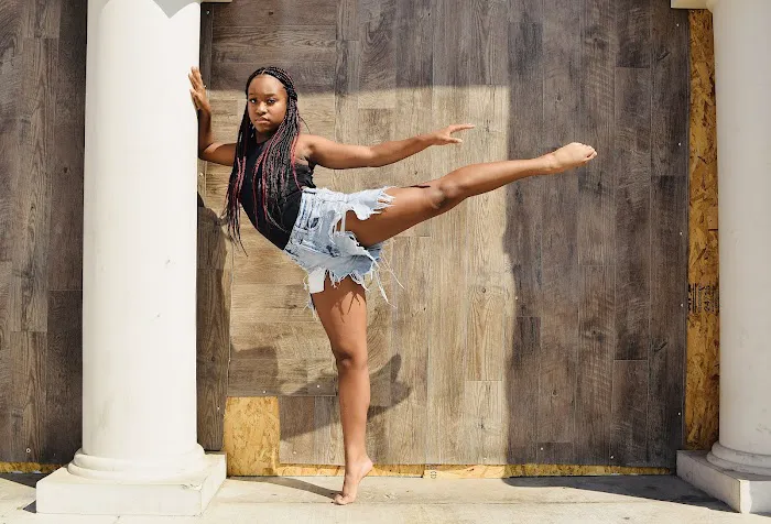 305 Dance studio Picture 6