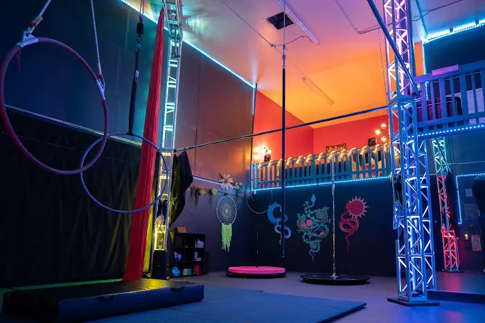 Craft Motions Aerial Studio Picture 9