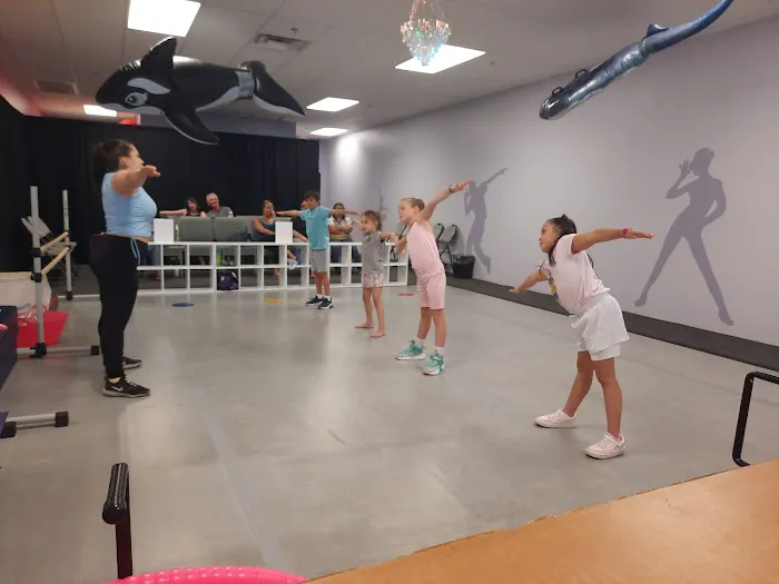Moving and Grooving Dance and Movement Studio for Kids Picture 7