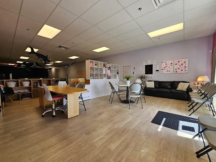Moving and Grooving Dance and Movement Studio for Kids Picture 6