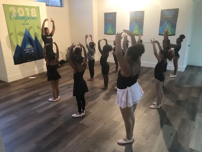 Studio 121 Picture 1