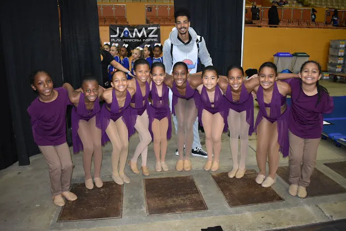 Studio 121 Picture 6