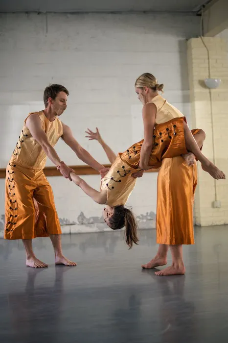 Hannah Kahn Dance Company Picture 5