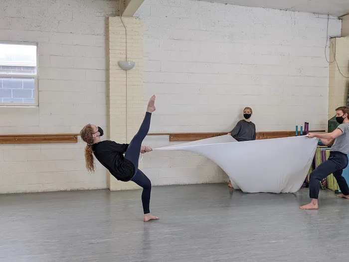 Hannah Kahn Dance Company Picture 10