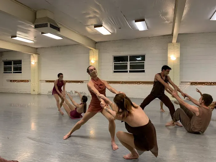 Hannah Kahn Dance Company Picture 7
