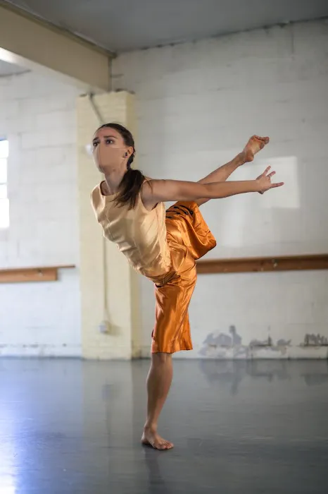 Hannah Kahn Dance Company Picture 4