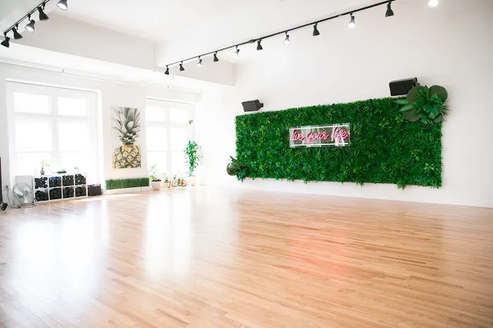 Rae Studios | San Francisco Dance & Fitness Studio Picture 2