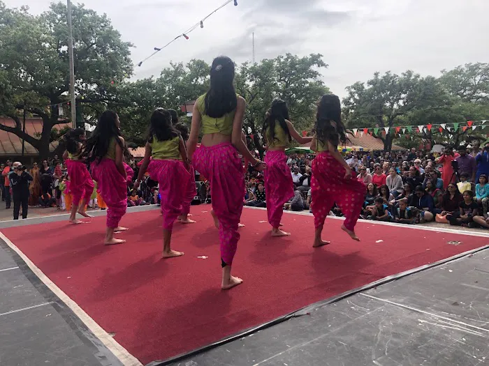 Bollywood Dance Central Picture 9