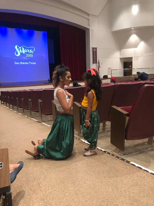 Bollywood Dance Central Picture 4