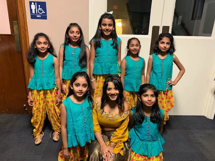 Bollywood Dance Central Picture 6