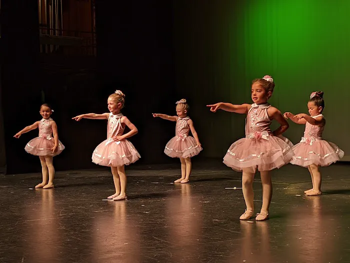 Dancin' Dreams (Central Park/Northfield) Picture 1