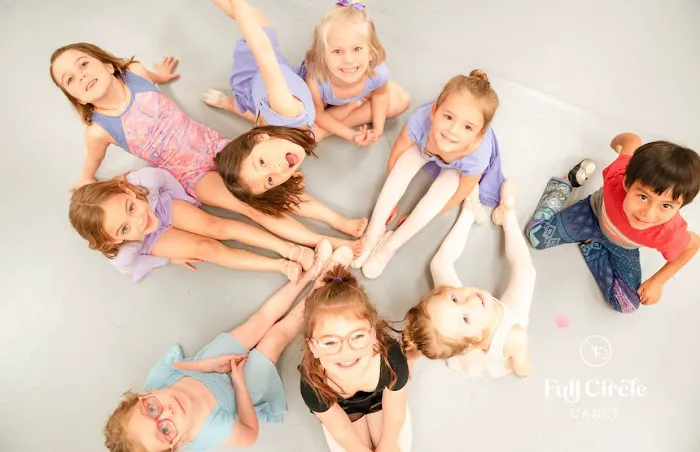 Full Circle Dance Picture 1