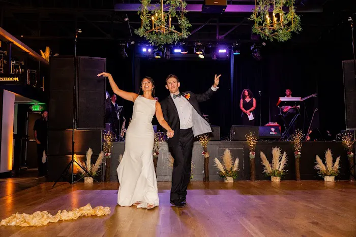 Dance Amore Picture 2