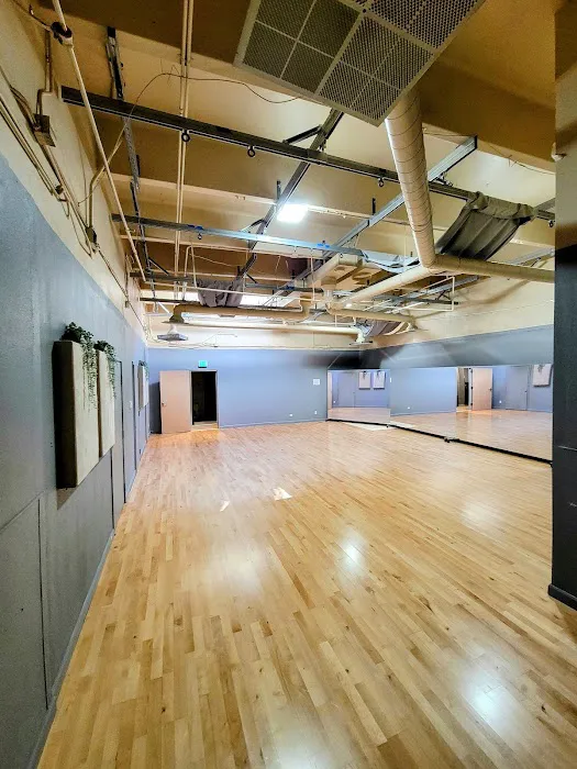 Resolute Ballroom Picture 7