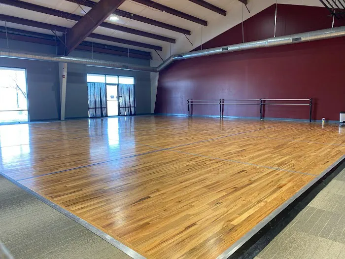 Stage Images Dance Studio Picture 8