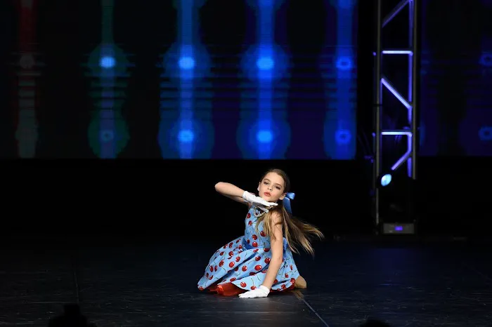Stage Images Dance Studio Picture 6