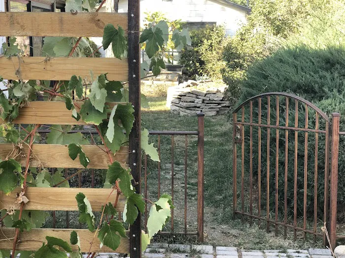Secret Garden Studio Picture 3