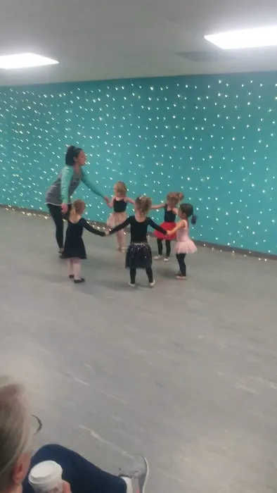E&E Dance Company Picture 1