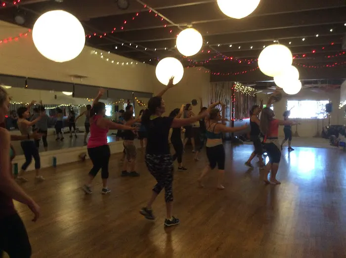 Dance Ur Ash Off - Zumba Fitness Picture 5