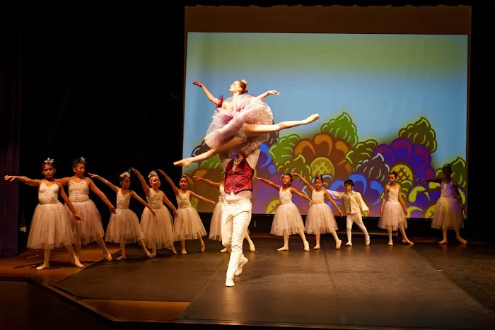 en Avant School of Dance Picture 9