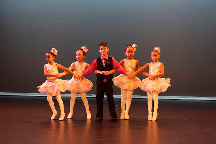 en Avant School of Dance Picture 7