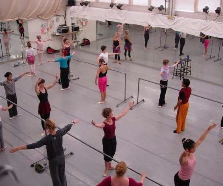 Zohar Dance Company
