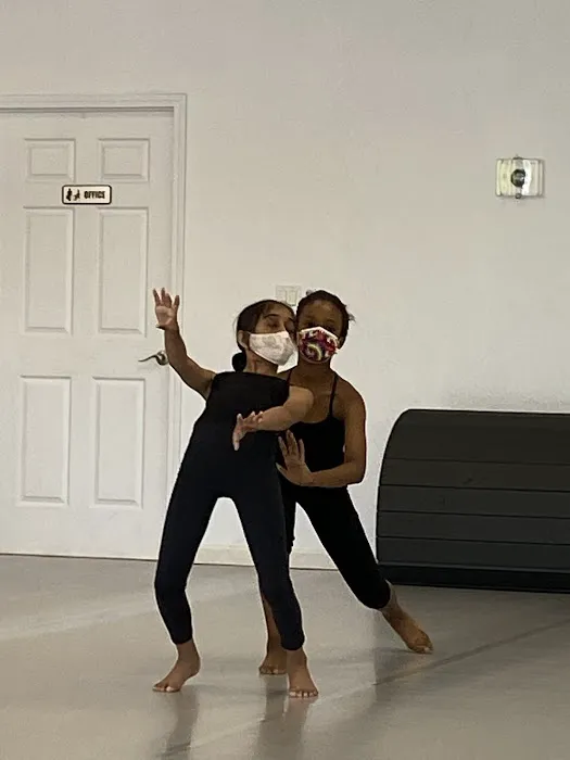 Ayana Ballet School Picture 8